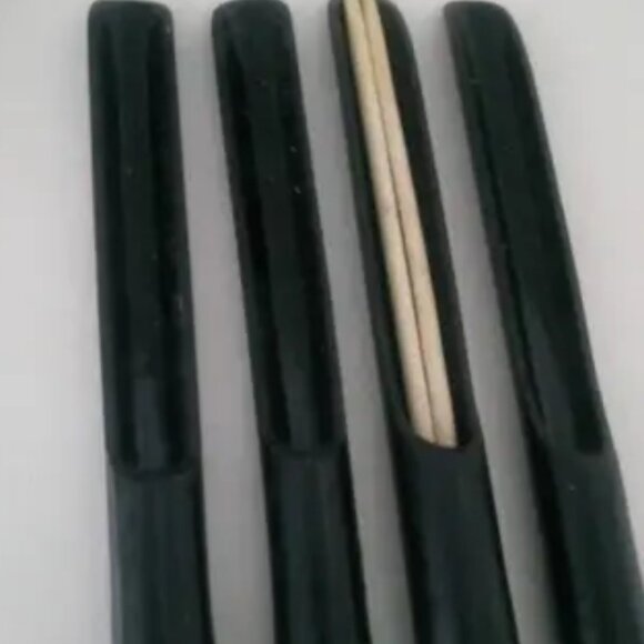 Modern Chopsticks Holders... Elegant Touch! - Picture 2 of 2